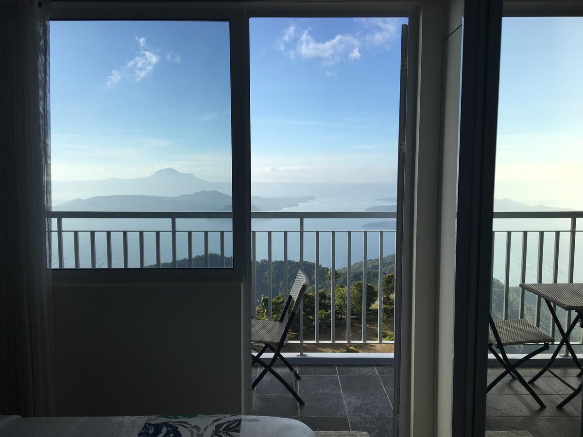 Breezy Wind 19Twentysix Tagaytay City Exterior photo