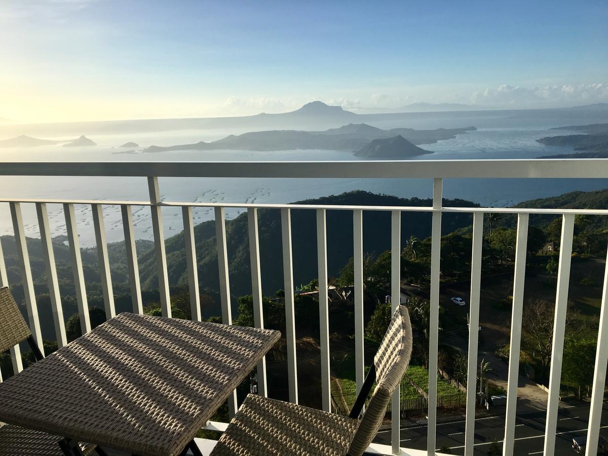 Breezy Wind 19Twentysix Tagaytay City Exterior photo