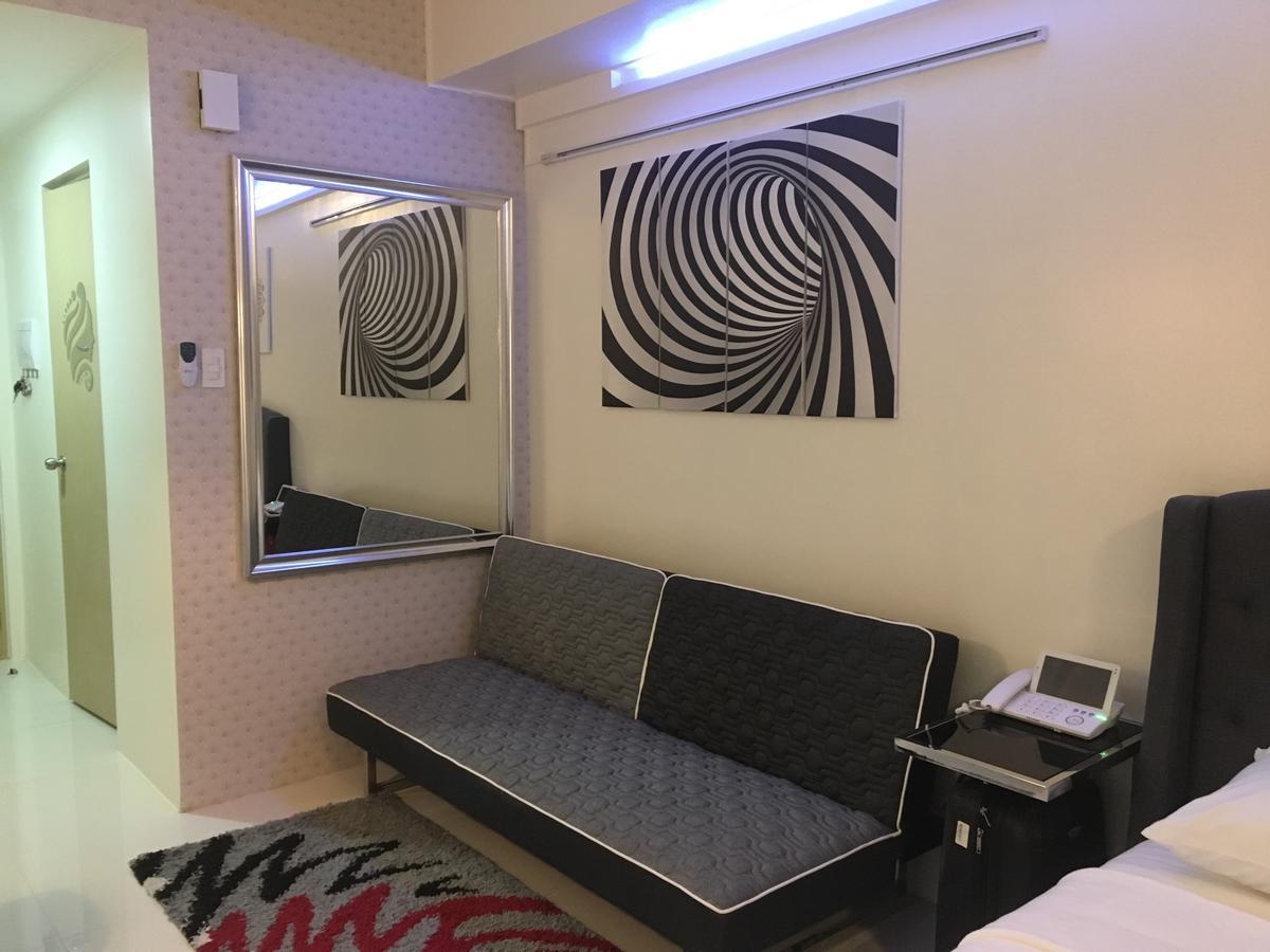 Breezy Wind 19Twentysix Tagaytay City Exterior photo